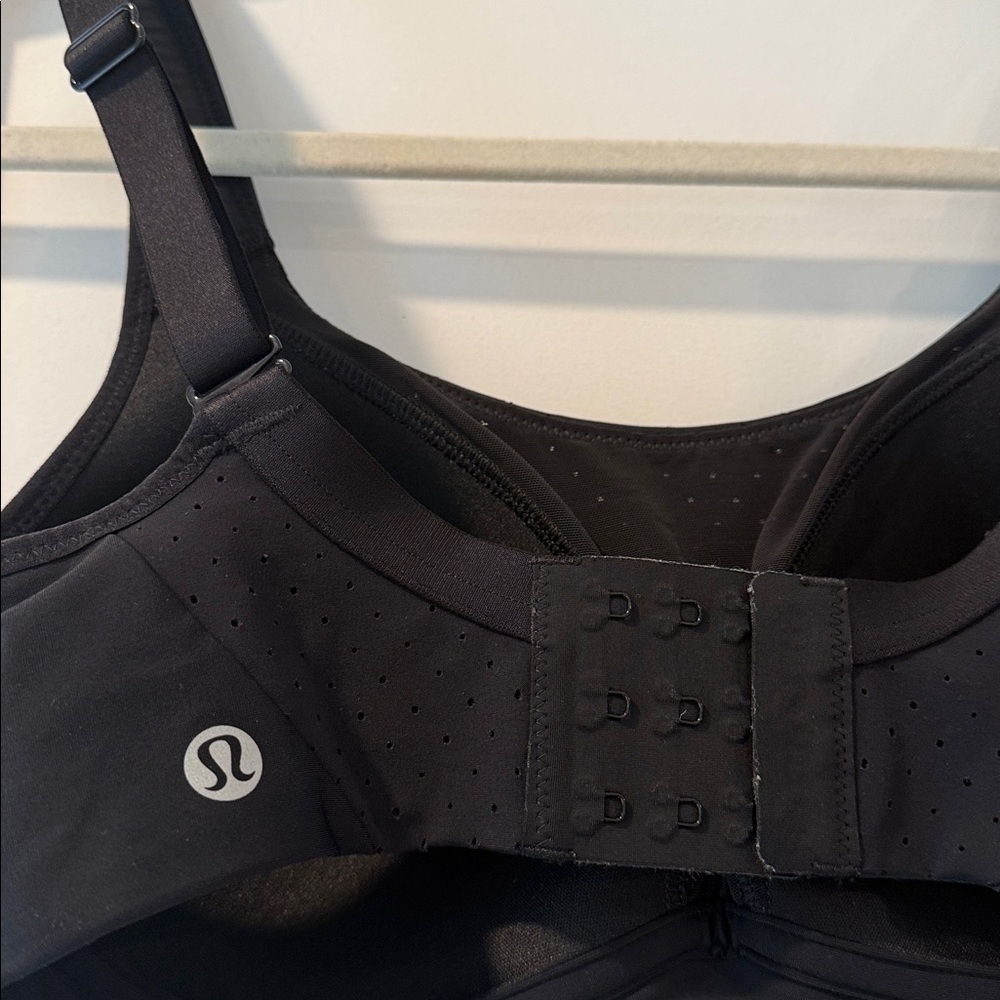 Lululemon sports bra - Picture 4 of 6